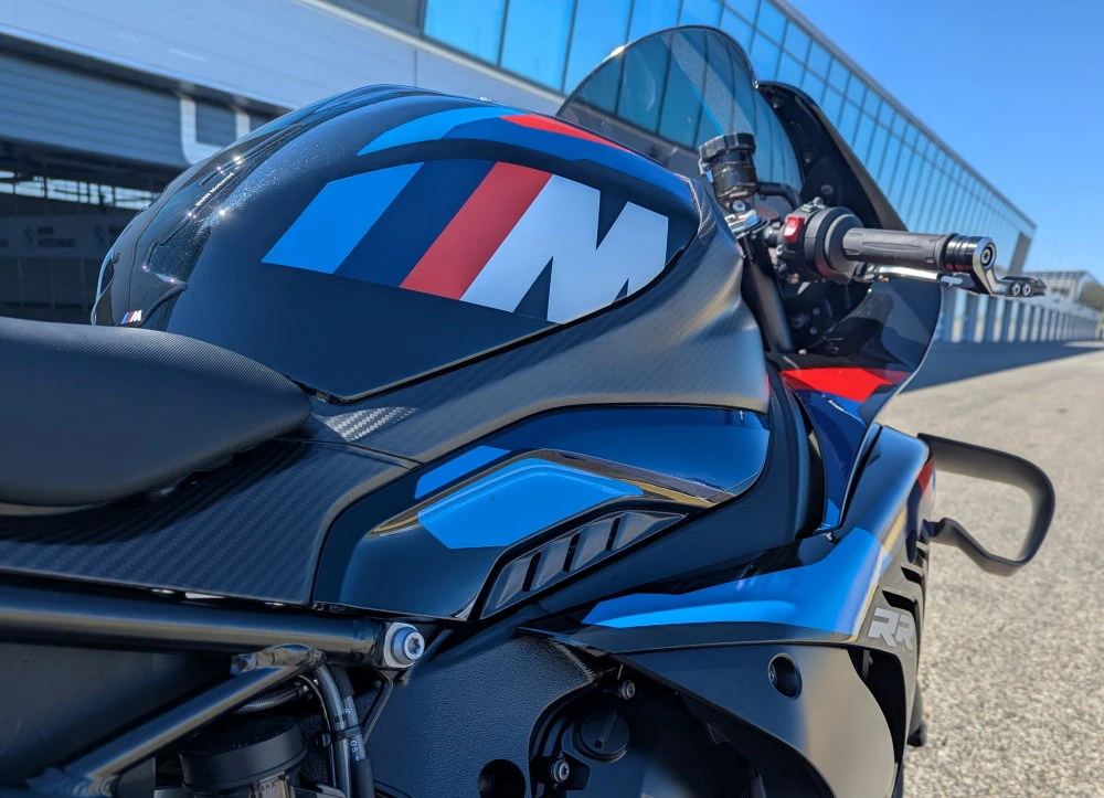 BMW M 1000 RR 2025 test - Paddock