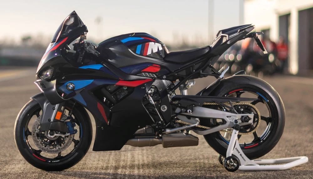 BMW M 1000 RR 2025 test - Paddock