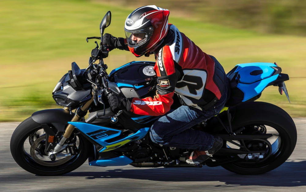 Prueba de conducción de la BMW S 1000 R 2025