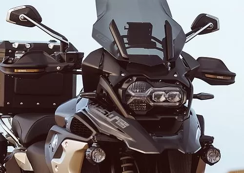 Foto de perfil del R 1250 GS Ultimate Edition 2023 en color negro.