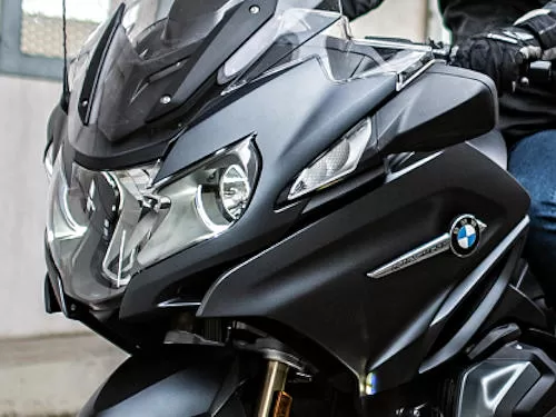 Foto de perfil del R 1250 RT Exclusive 2020 en color indefinido.
