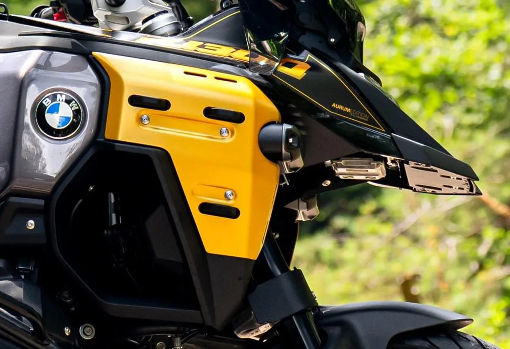 Profile photo of R 1300 GS Adventure Aurum Edition 2026 in color yellow / black.