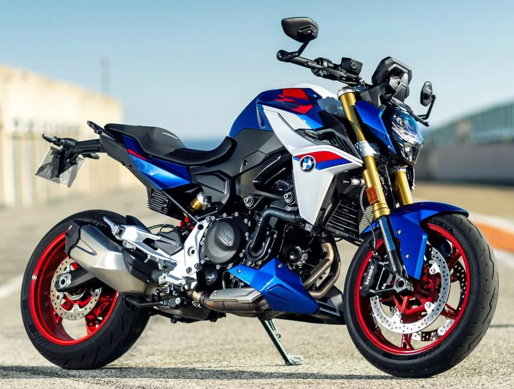BMW F 900 R 2026 - Motorcycle specifications, price, reviews, photos