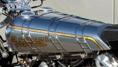 Photo de profil de la SS 100 Bert le Vack Golden Dream 2023 en couleur chrome