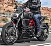 Motorcycle Ducati DIAVEL CARBON 1200 2015