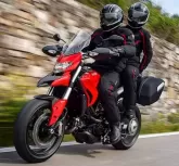 Moto Ducati 821 Hyperstrada 2014