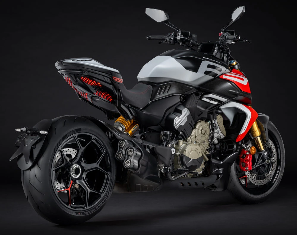 Ducati Diavel V4 RS 2026 - 8