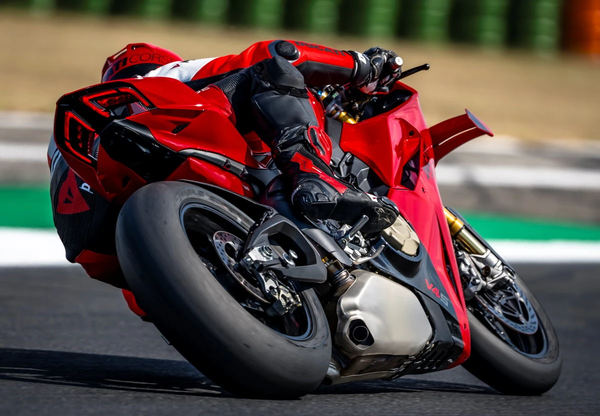 Ducati 1100 Panigale V4 S 2027 - 4