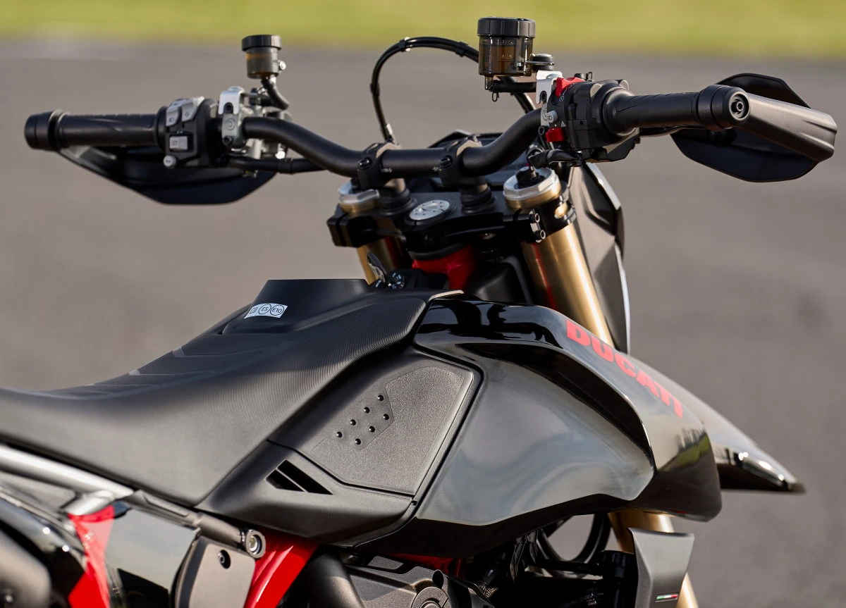 Ducati 698 Hypermotard Mono Nera 2026 - 5
