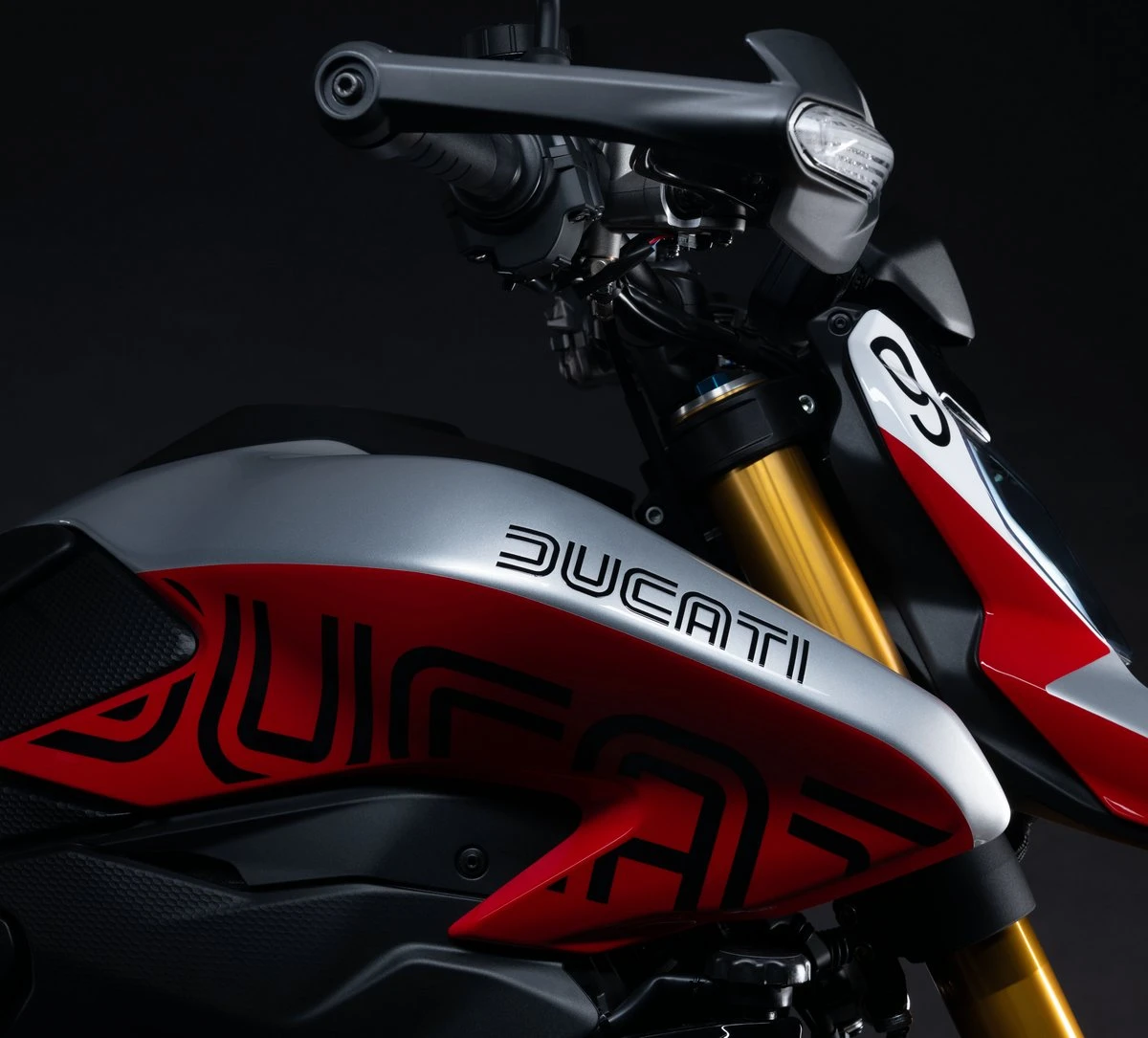 Ducati Hypermotard V2 SP Collezione 100 2026 - 6