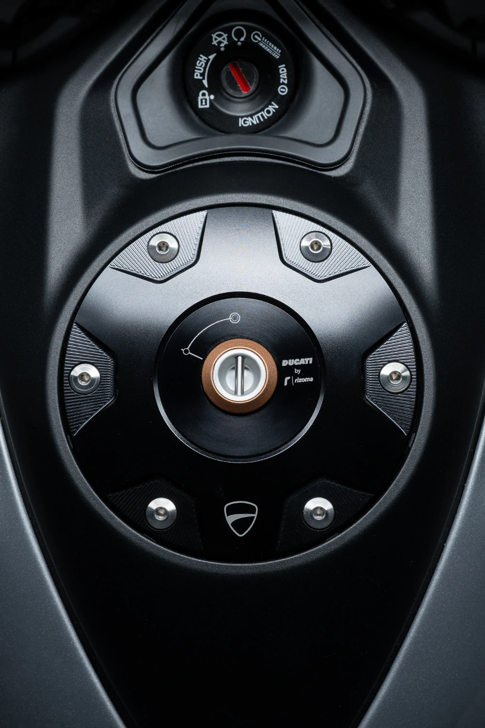 Ducati Hypermotard V2 SP Collezione 100 2026 - 8