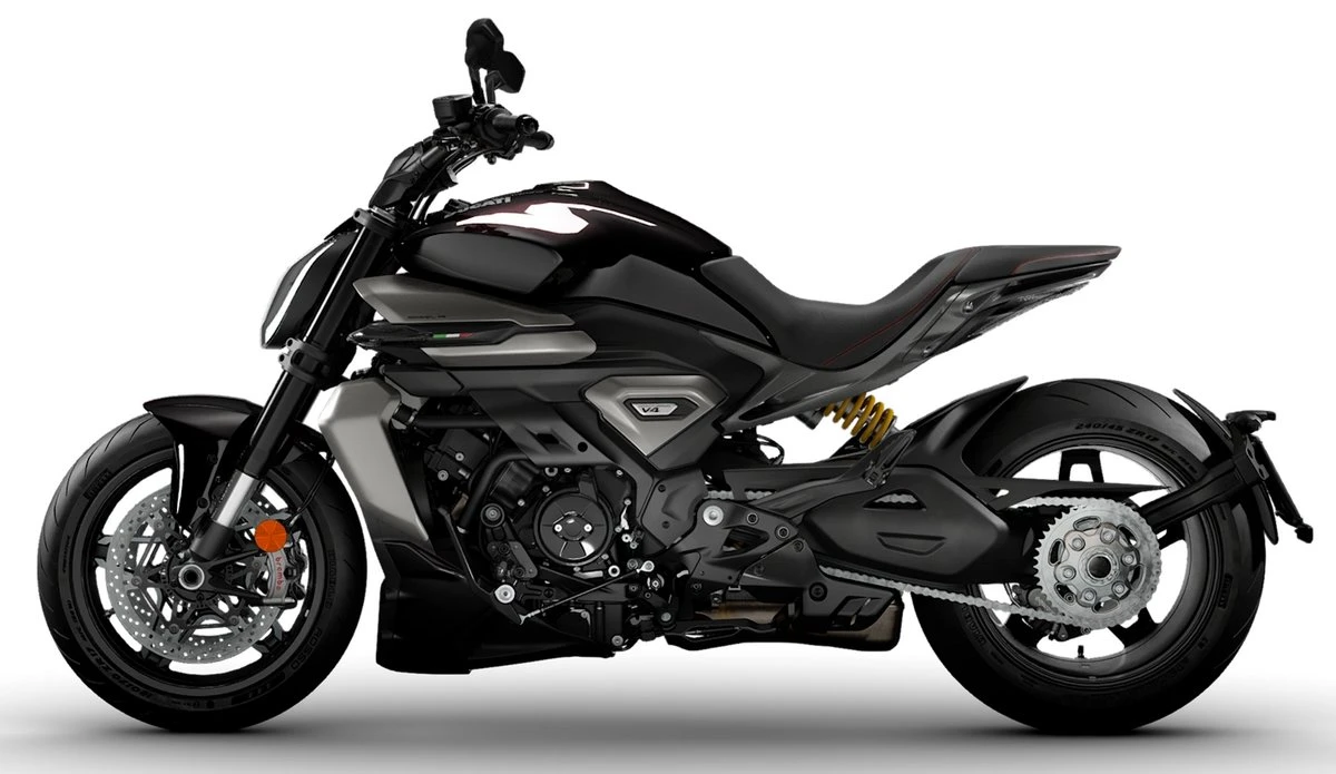 Une moto Ducati XDiavel V4 noire