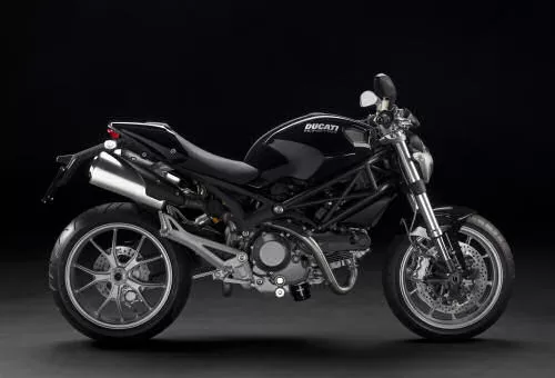 Profile photo of 1100 MONSTER S 2010 in color not defined.