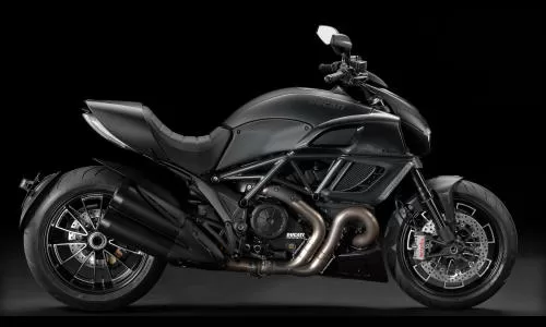 Profile photo of DIAVEL 1200 DARK 2013 in color not defined.
