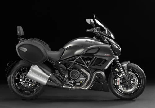 Foto de perfil del DIAVEL 1200 STRADA 2013 en color indefinido.