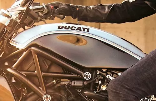 Photo de profil de la 1262 XDiavel by Roland Sands 2016 en couleur non défini