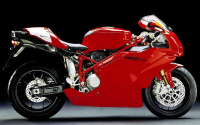 Profile photo of 749 R 2004 in color not defined.
