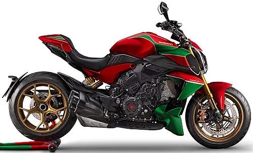 Photo de profil de la Diavel V4 RS Collezione 100 2026 en couleur rouge