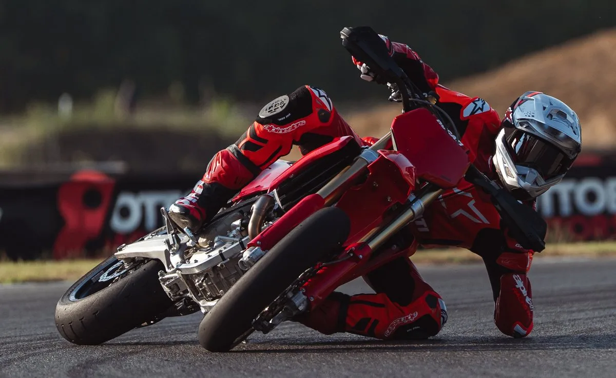 Ducati Desmo450 Sm 2027 - 1