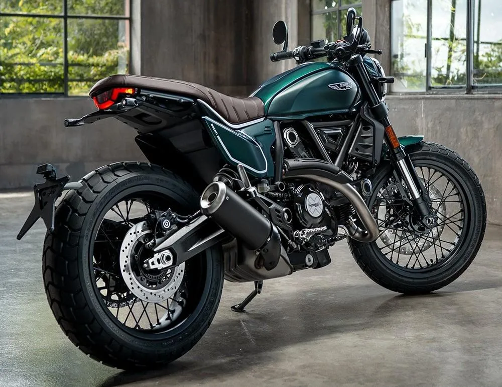 11635-Scrambler-800-Nightshift-2026-1000px.webp