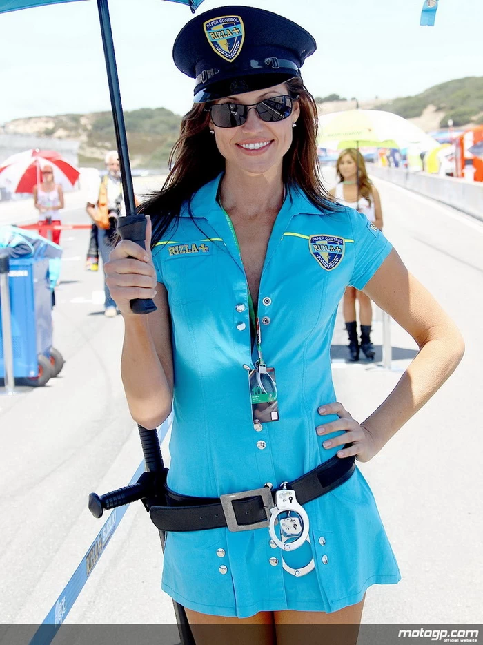MotoGP 2010 Laguna Seca girls