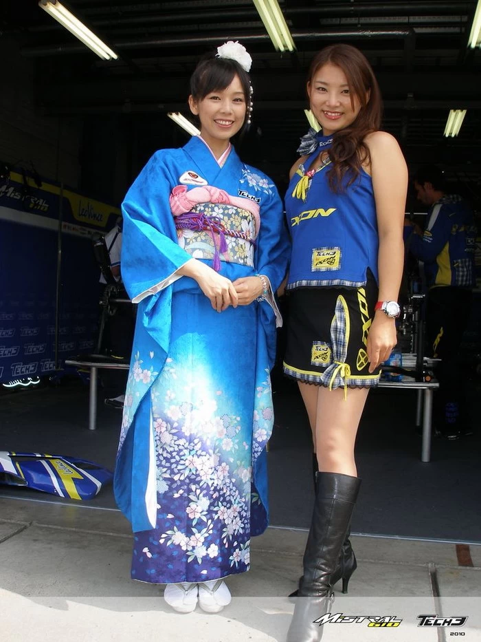 MotoGP 2010 Motegi girls