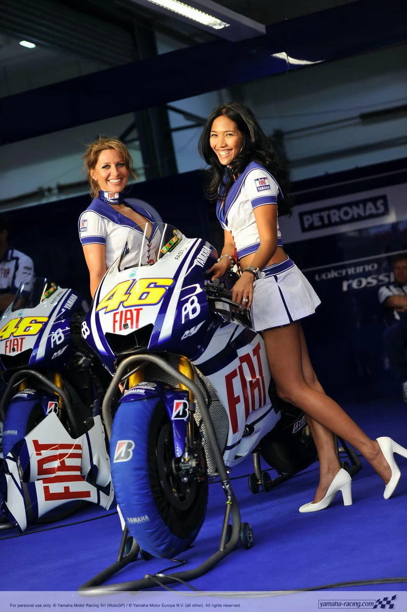 MotoGP 2010 Qatar girls