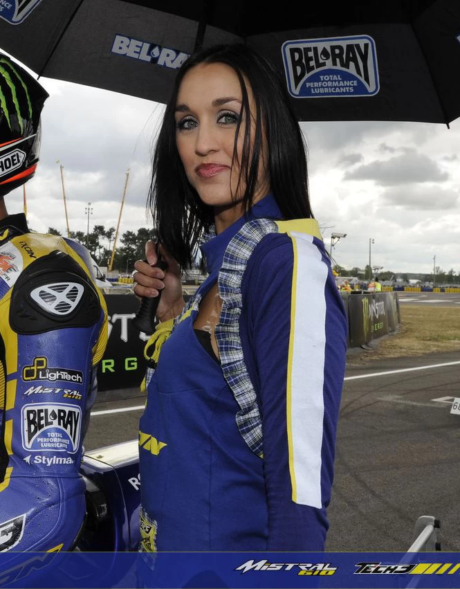 MotoGP 2011 Le Mans girls