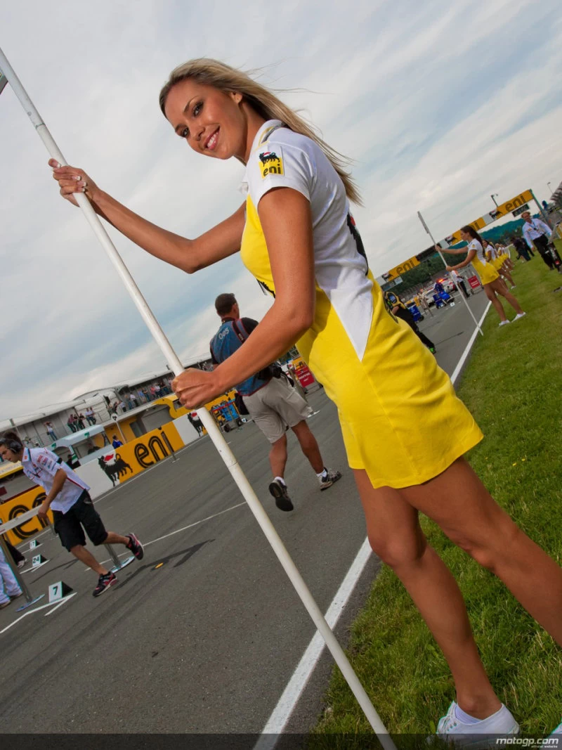 MotoGP 2011 Sachsenring girls