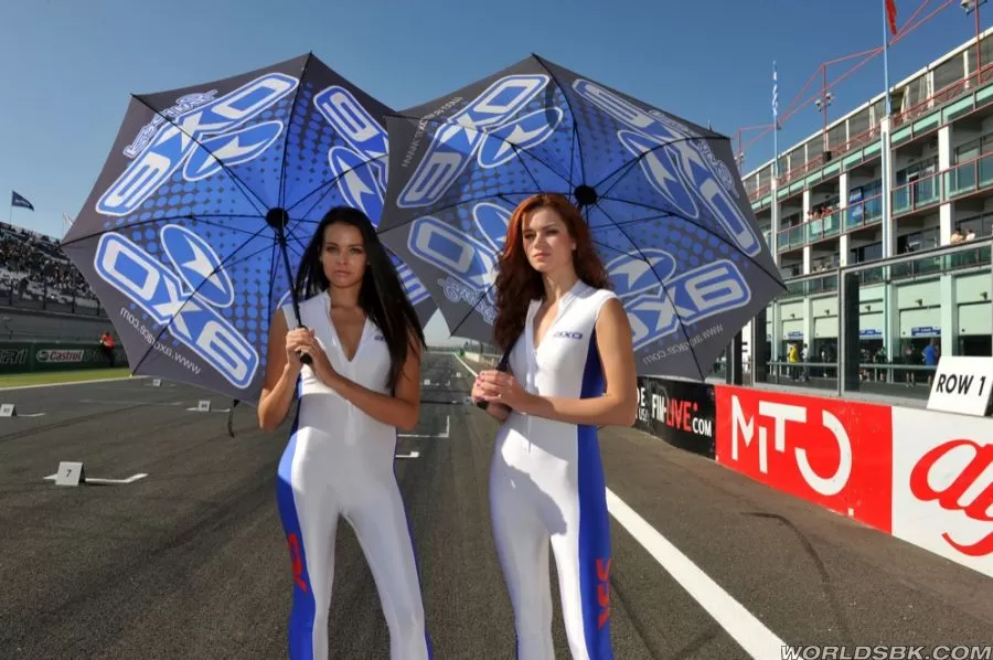 Superbike 2011 Magny-Cours girls
