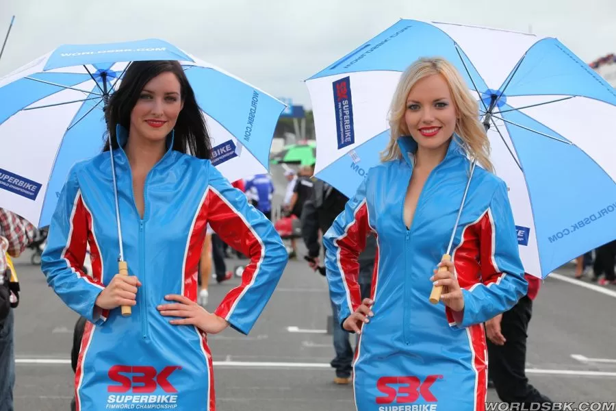 Superbike 2011 Philip Island girls
