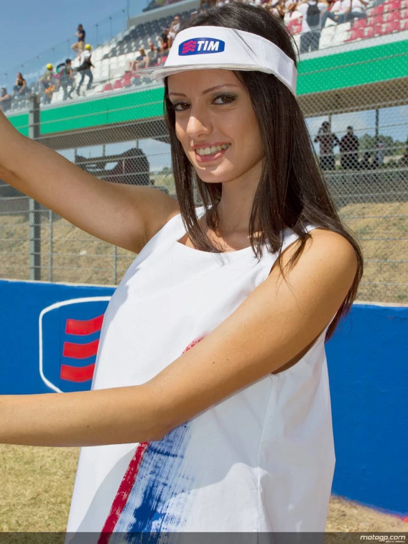MotoGP 2012 Mugello girls