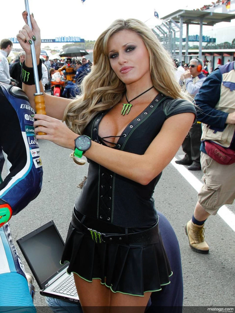 MotoGP 2012 Philip Island girls