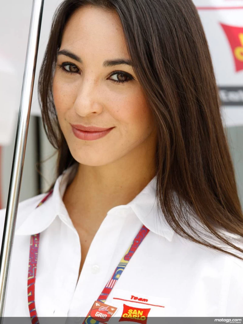 MotoGP 2012 Sepang girls