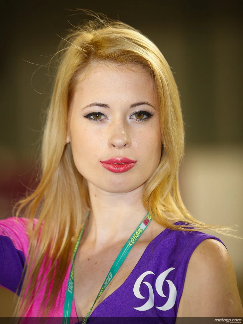Galerie photos des grid girls du MotoGP - Manche Qatar 2013