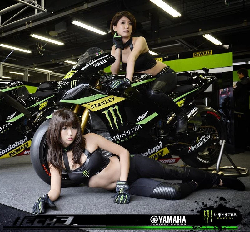 MotoGP 2013 Motegi girls