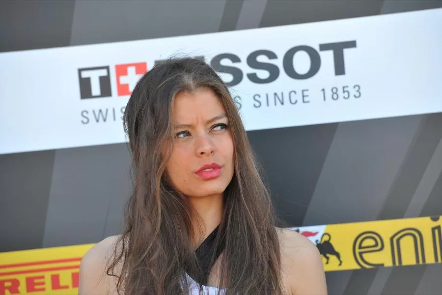 Galerie photos des grid girls du Superbike - Manche Aragon 2013