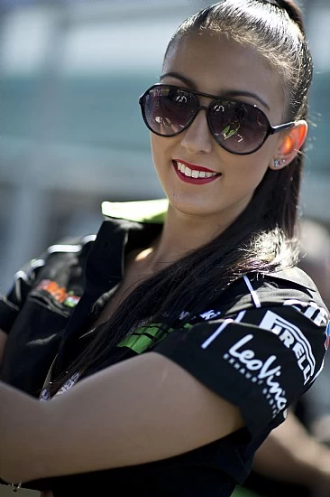 Galerie photos des grid girls du Superbike - Manche Australie 2013
