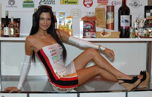 Galerie photos des grid girls du MotoGP - Manche Catalogne 2014