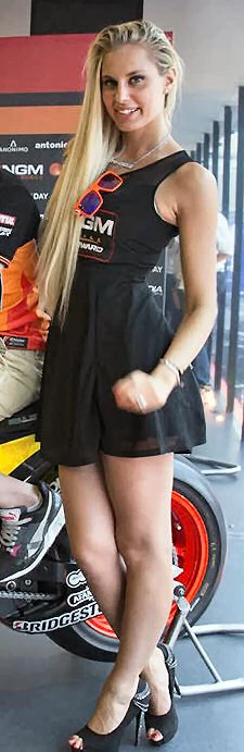 Galerie photos des grid girls du MotoGP - Manche Catalogne 2014