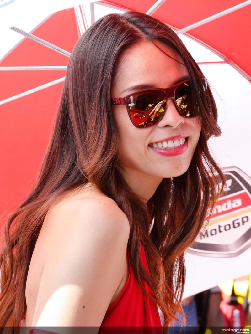 Galerie photos des grid girls du MotoGP - Manche japonaise au Motegi 2014