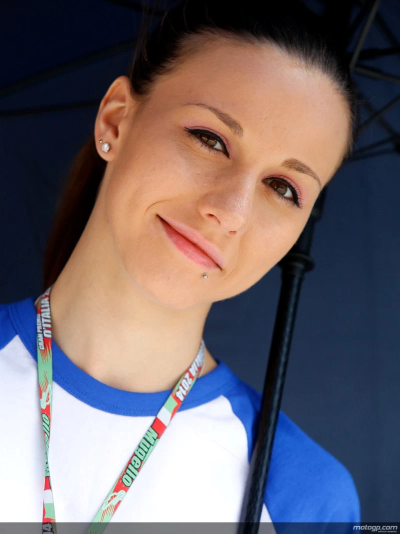 Galerie photos des grid girls du MotoGP - Manche italienne au Mugello 2014