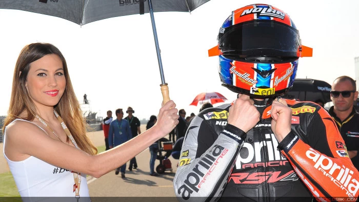 Galerie photos des grid girls du Superbike - Manche Aragon 2014