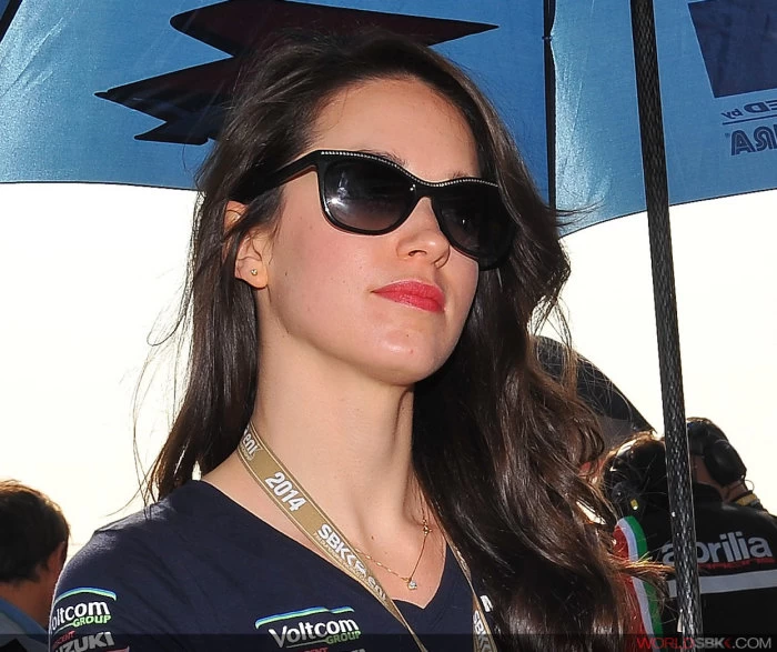 Galerie photos des grid girls du Superbike - Manche Aragon 2014