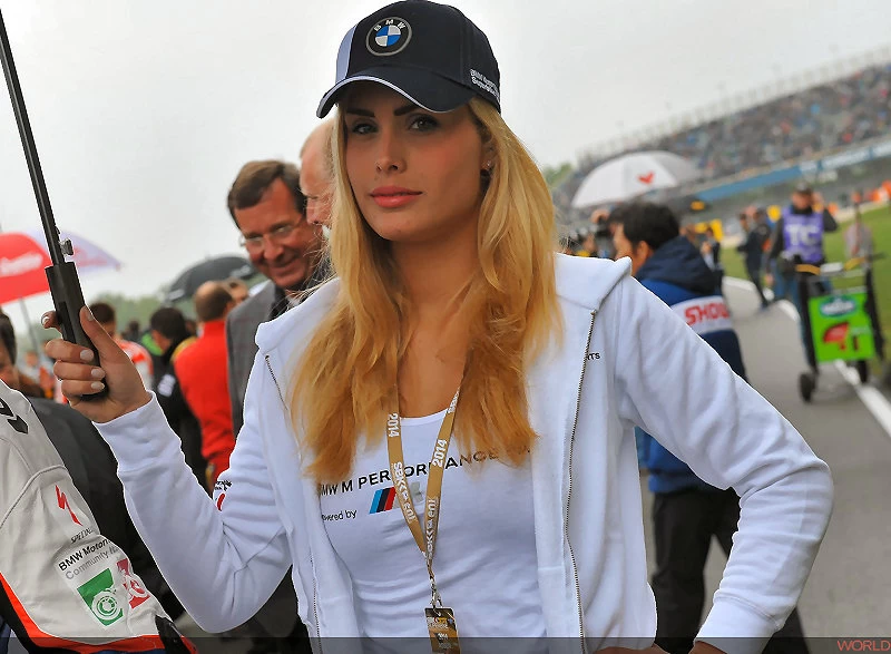 Galerie photos des grid girls du Superbike - Manche Assen 2014