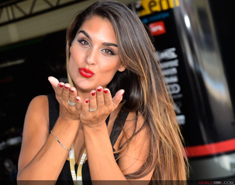 Galerie photos des grid girls du Superbike - Manche Jerez 2014