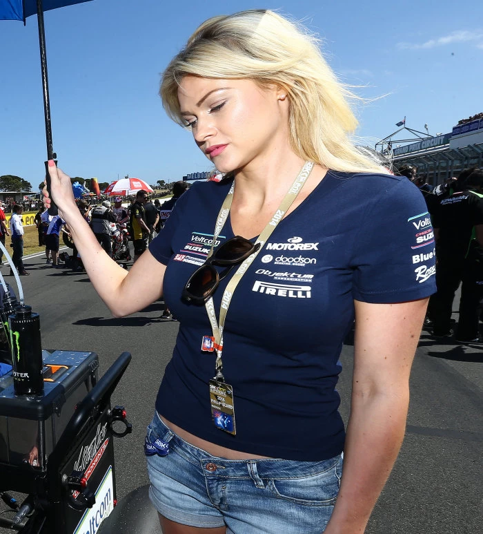 Galerie photos des grid girls du Superbike - Manche Phillip Island 2014