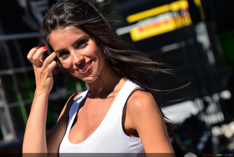 Galerie photos des grid girls du Superbike - Manche Portimao 2014
