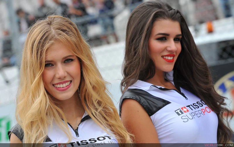 Galerie photos des grid girls du Superbike - Manche Portimao 2014