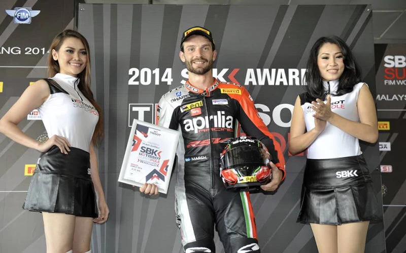 Galerie photos des grid girls du Superbike - Manche Sepang 2014